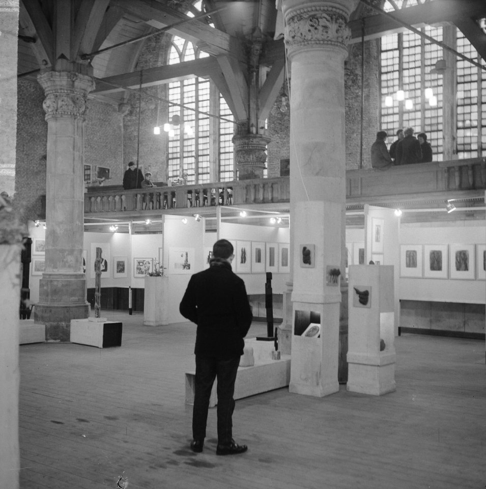Oudezijds kapel aan de Zeedijk te Amsterdam omgetoverd tot cultureel centrum, Bestanddeelnr 915-9703