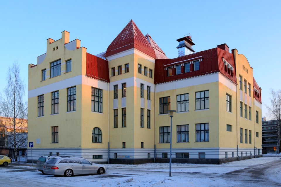 Oulun Suomalaisen Yhteiskoulun lukio 20160106