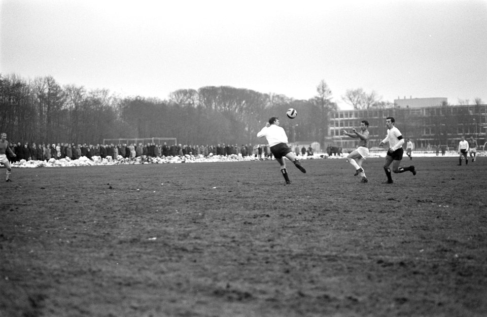 Oud-internationals tegen KNFC spelmomenten, Bestanddeelnr 921-9845