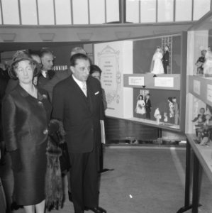 Oud-Minister dr. ir. J.A. Ringers opende tentoonstellin BNA , een miljoen woning, Bestanddeelnr 914-4273