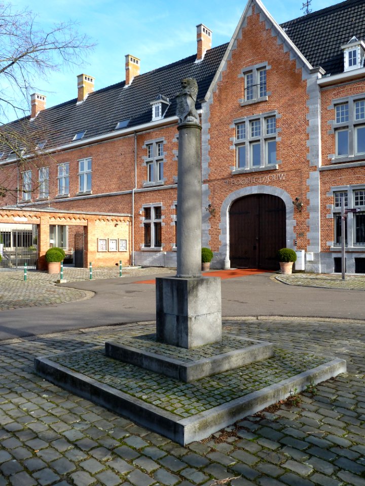 Oud-Rekem - schandpaal