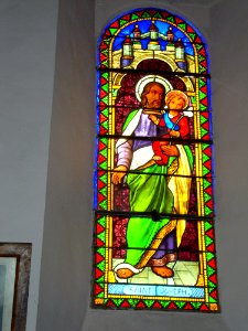 Osse-en-Aspe (Pyr-Atl, Fr) vitrail Saint Joseph et enfant Jesus