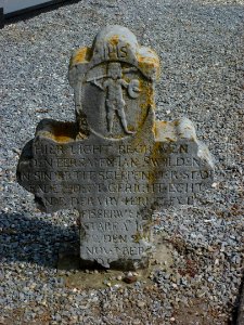 Oud-Roosteren (Echt-Susteren), begraafplaats, oude grafsteen