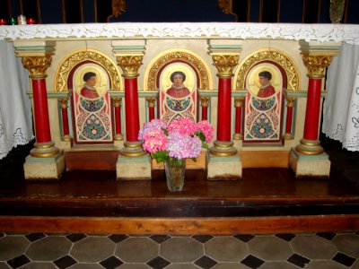 Osse-en-Aspe (Pyr-Atl, Fr) église, autel aux medaillons