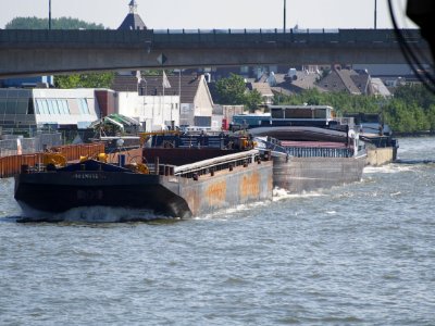 Ossenbroek - ENI 02325513 & Lorena - ENI 02321038, Amsterdam-Rijn kanaal, pic1