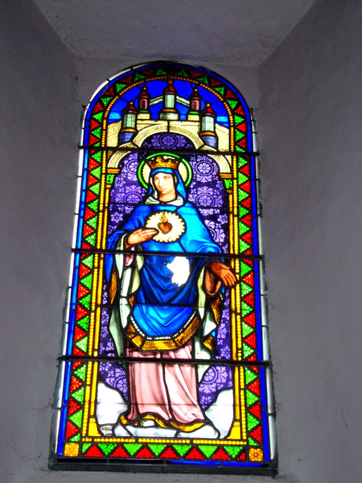 Osse-en-Aspe (Pyr-Atl, Fr) vitrail sacré coeur de Marie
