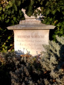 Ostenfriedhof Eichstätt -Grab Raymund Schlecht, Inschrift (2018-11 2)