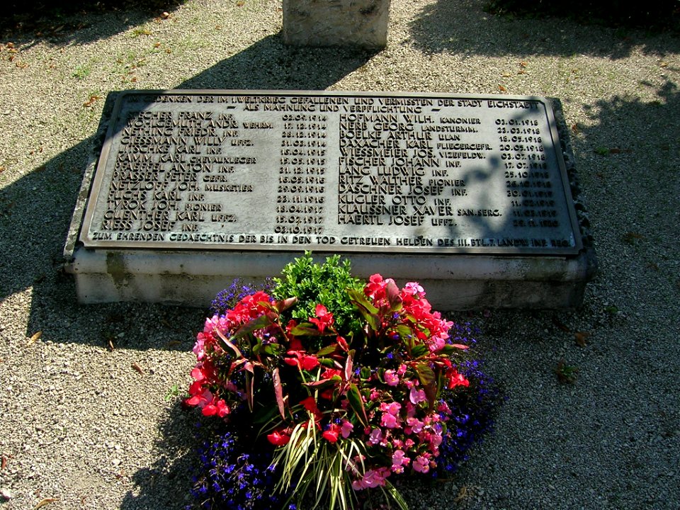 Ostenfriedhof Eichstätt -Gefallenendenkmal (2)