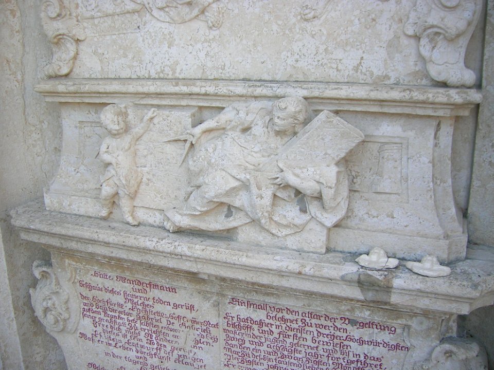 Ostenfriedhof Eichstätt -Grab Gabriel de Gabrieli, Relief unten (2018-08)