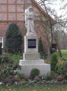 Ostenland-Christusstatue Muehlensenner Str 10