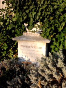 Ostenfriedhof Eichstätt -Grab Raymund Schlecht, Inschrift (2018-11 1)