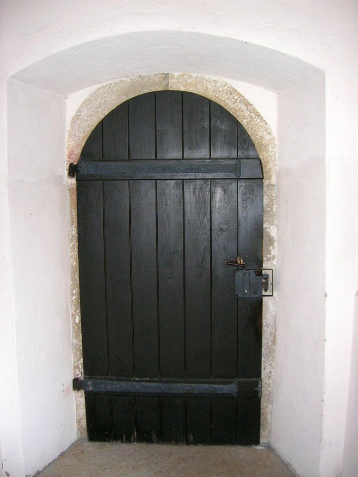 Ostenfriedhof Eichstätt -Allerheiligen-Kapelle Tür zu Gottesackergasse