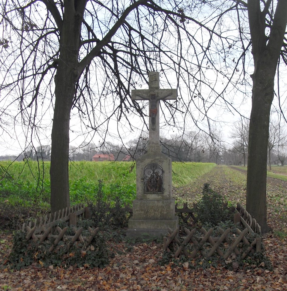 Ostenland-Wegekreuz Rellerweg 47