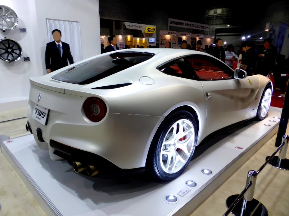 Osaka Motor Show 2013 (227) Ferrari F12 Berlinetta