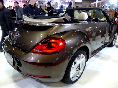 Osaka Motor Show 2013 (113) VolksWagen The Beetle Cabriolet 70's