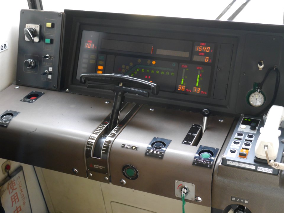 Osaka Subway 66908 Cabin