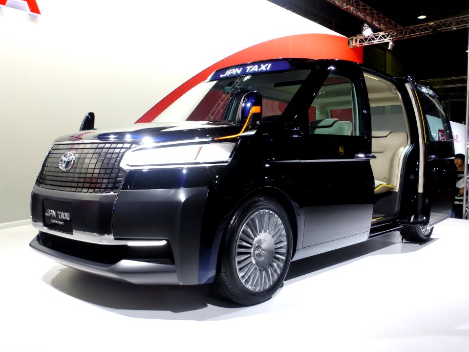 Osaka Motor Show 2013 (57) Toyota JPN TAXI Concept