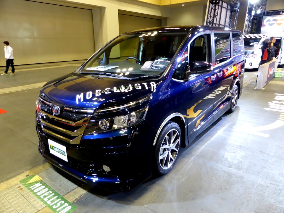 Osaka Auto Messe 2014 (224) Toyota VOXY Concept MODELLISTA Ver