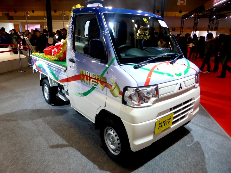 Osaka Motor Show 2013 (199) Mitsubishi Minicab MiEV (U62T)