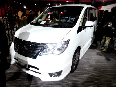 Osaka Motor Show 2013 (19) Nissan SERENA HIGHWAY STAR G S-HYBRID (C26)