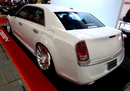 Osaka Auto Messe 2014 (157) P.G.MOTORING - Chrysler 300