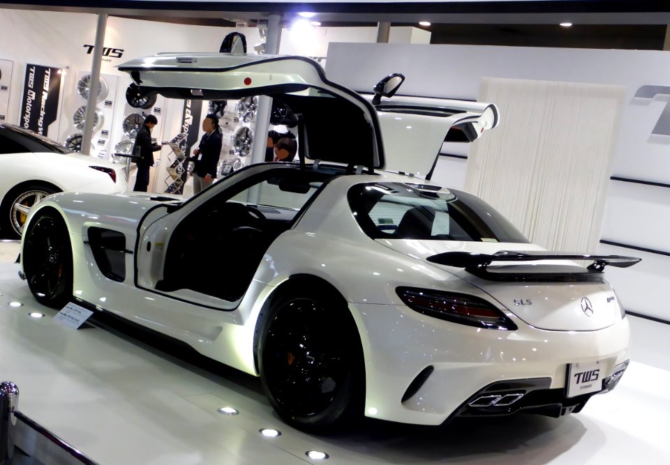 Osaka Auto Messe 2014 (172) TWS - Mercedes-Benz SLS AMG GT Edition (C197)