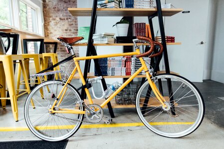 Handlebars indoors spokes