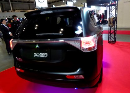 OSAKA AUTO MESSE 2015 (95) - Mitsubishi OUTLANDER PHEV Sports Style Edition Concept-B