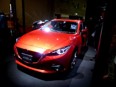 Osaka Motor Show 2013 (84) Mazda AXELA SPORT XD (BM)