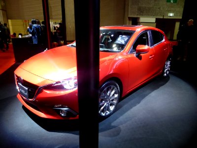 Osaka Motor Show 2013 (85) Mazda AXELA SPORT XD (BM)