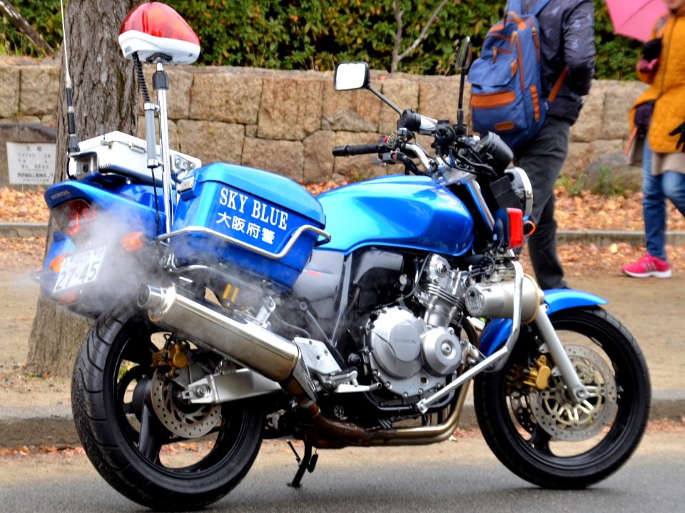 Osaka Prefectural Police Team Sky Blue Honda CB400 Super Four rear