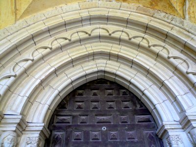 Otazu - Iglesia de San Martín, portada 7