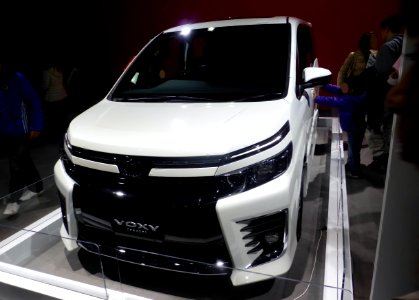 Osaka Motor Show 2013 (61) 3rd generation Toyota VOXY