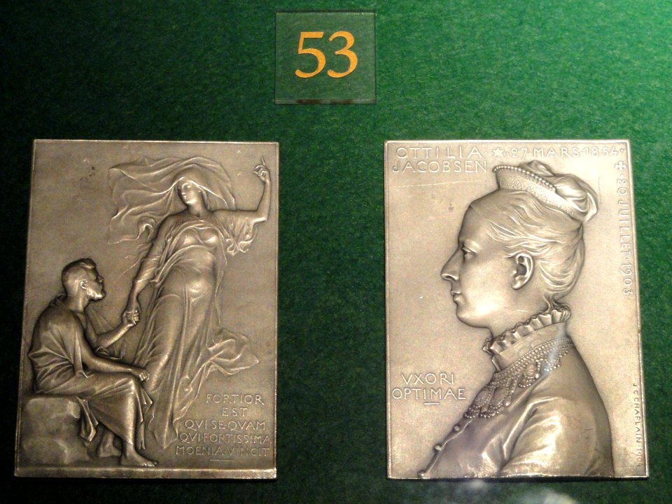 Ottilia Jaconsen medal by Jules-Clément Chaplain, 1904 - Ny Carlsberg Glyptotek - Copenhagen - DSC09366