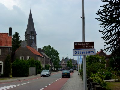 Ottersum (Gennep) centrum met kerk en raadhuis
