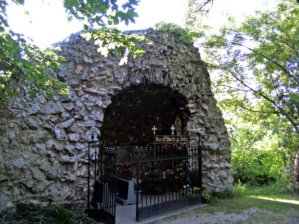 Ottbergen Grotte außen