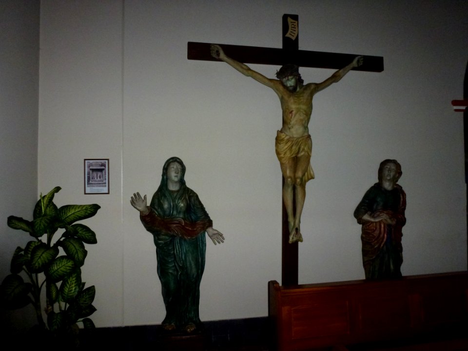 Ottersum (Gennep) kerk calvariegroep in dagkapel