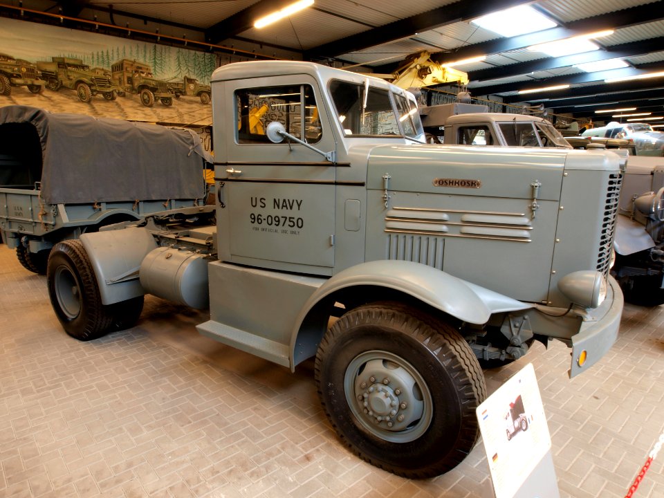 Oshkosh W712-10-YR US Navy 96-09750 pic1