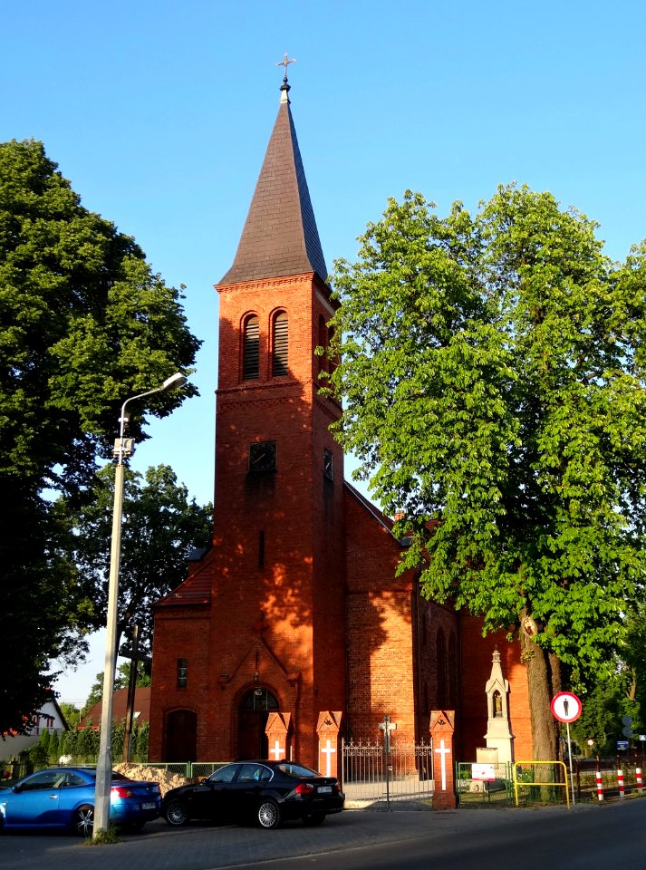 Osielsko kosciol Narodzenia NMP3 07-2014
