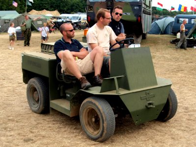 Oshkosh light vehicle pic1
