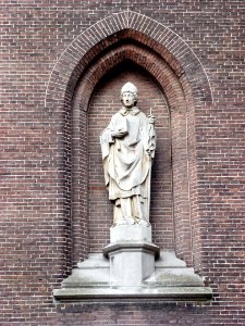 Oss (NL) grote kerk gevelbeeld r
