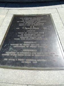 Oscar Straus Memorial plaque - DSC08487
