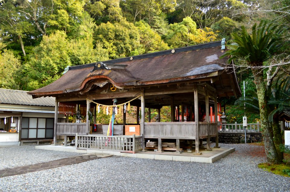 Otonashi-jinja, haiden-3