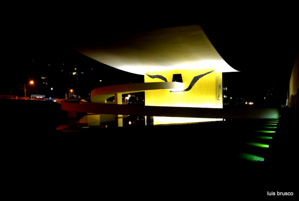 Oscar Niemeyer Museum View 1 (224607027)