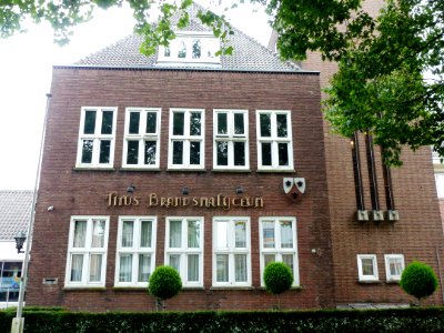 Oss (NL) Molenstraat 30 Titus Brandsma Lyceum - Het Hooghuis (01)