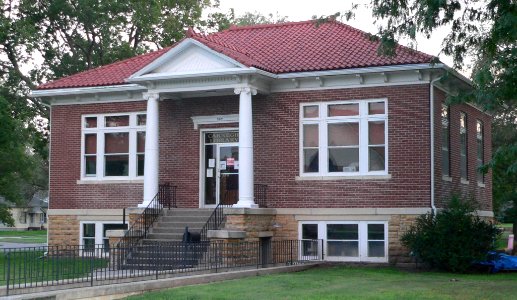 Osborne, Kansas Carnegie library from NW 1