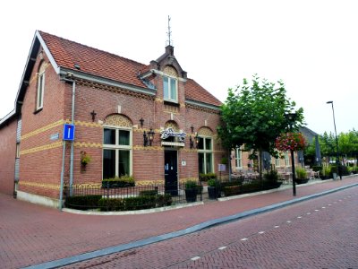 Oss (NL) Eikenboomgaard 6 woonhuis bij school (02)