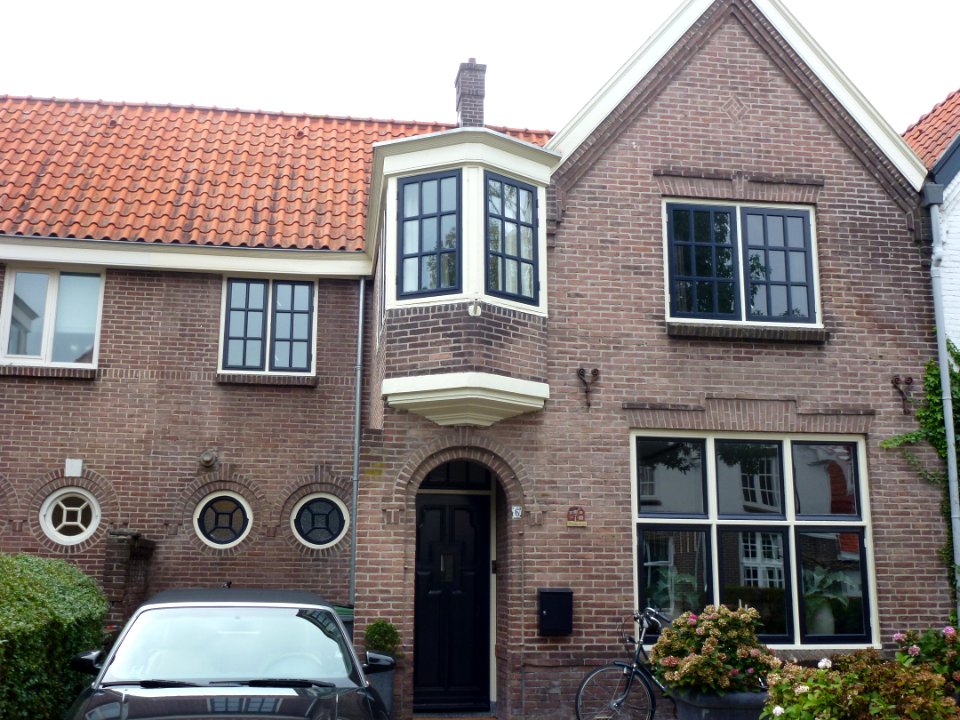 Oss (NL) Dr.Hermanslaan 6