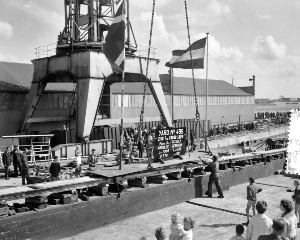 Opdracht Tewaterlating Aida III bij Zaanl Scheepbouw, Bestanddeelnr 912-8286