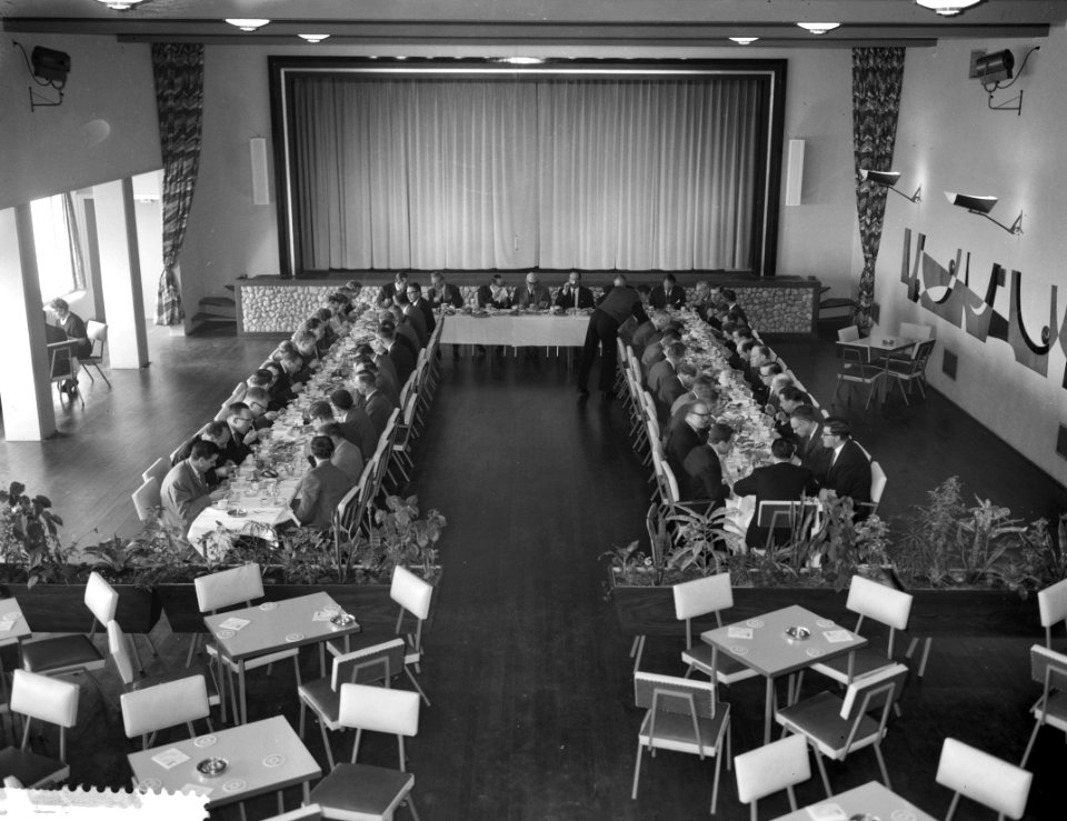 Opdracht Revue der Reclame public lunch, Bestanddeelnr 912-1820